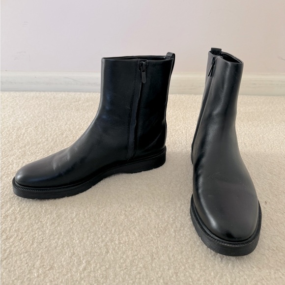 Vince Black Leather Boots - size 8.5 - Picture 6 of 13